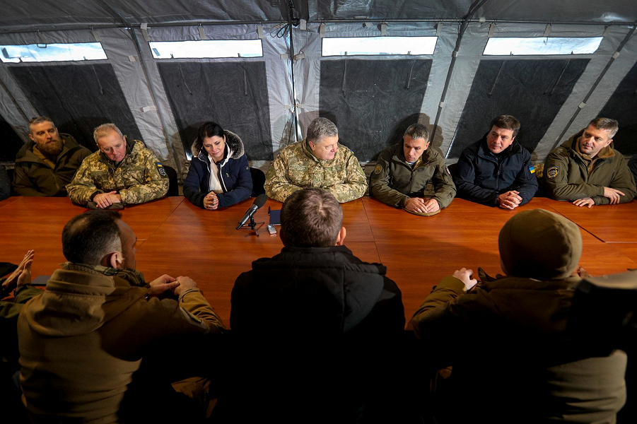 Порошенко может победить
