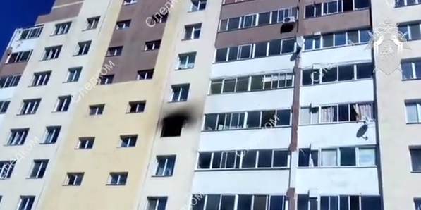 Видео с места пожара в Свердловской области, где погибли четверо детей