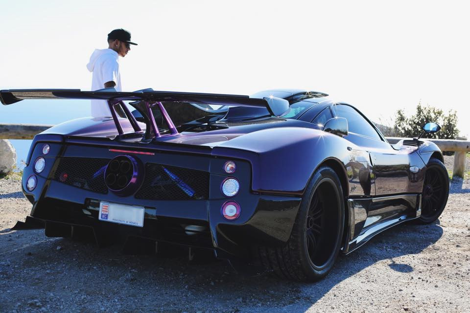 И бит, и крашен: как суперкары Pagani получают новую жизнь после ДТП И бит, и крашен: как суперкары Pagani получают новую жизнь после ДТП