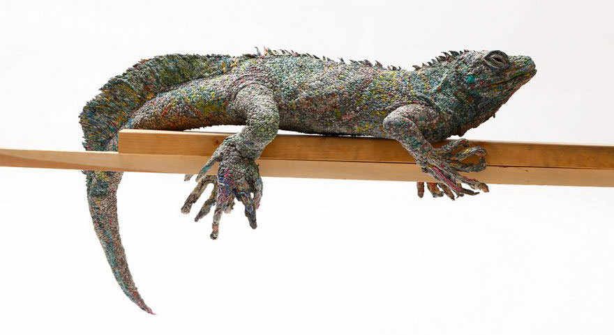 rolled-newspaper-animal-sculptures-paper-trails-chie-hitotsuyama-19