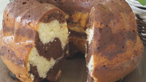 Фото к рецепту: Кекс мраморный. Бесподобно вкусно и быстро! Фото к рецепту: Кекс мраморный. Бесподобно вкусно и быстро!