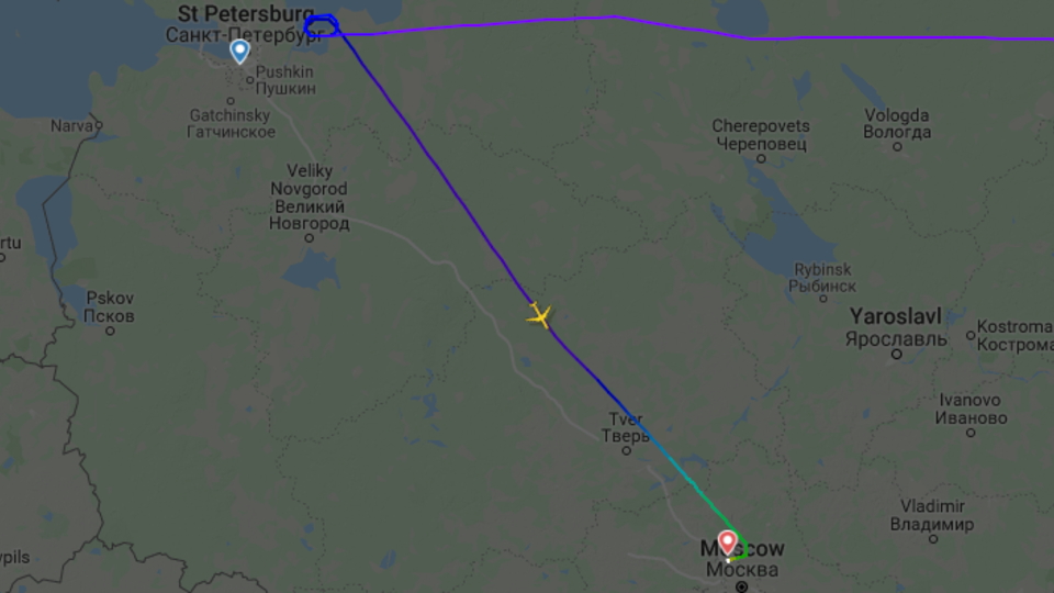 Три самолета не смогли сесть в Пулково из-за мощного снегопада
