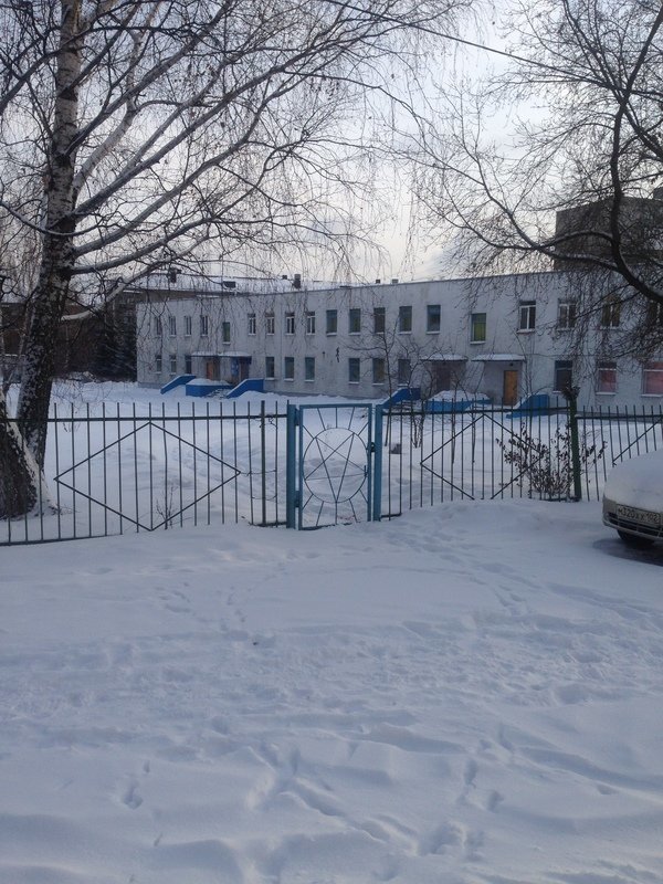 Иногда родителям прямо говорят, что они лишние Иногда родителям прямо говорят, что они лишние дед мороз, детский сад, новый год, прикол, снегурочка, утренник, школа, юмор