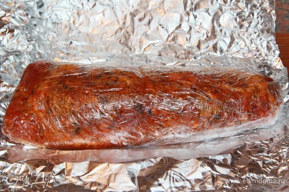 Через 12 часов раскрываем мясо. Через 12 часов раскрываем мясо.