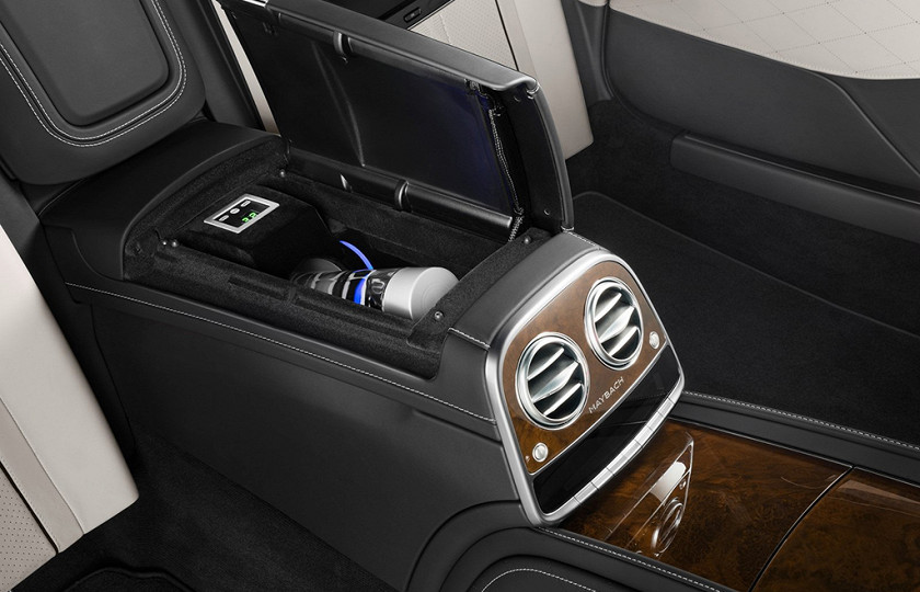 Новый Mercedes-Benz Pullman не привезут в Россию к инаугурации президента Новый Mercedes-Benz Pullman не привезут в Россию к инаугурации президента
