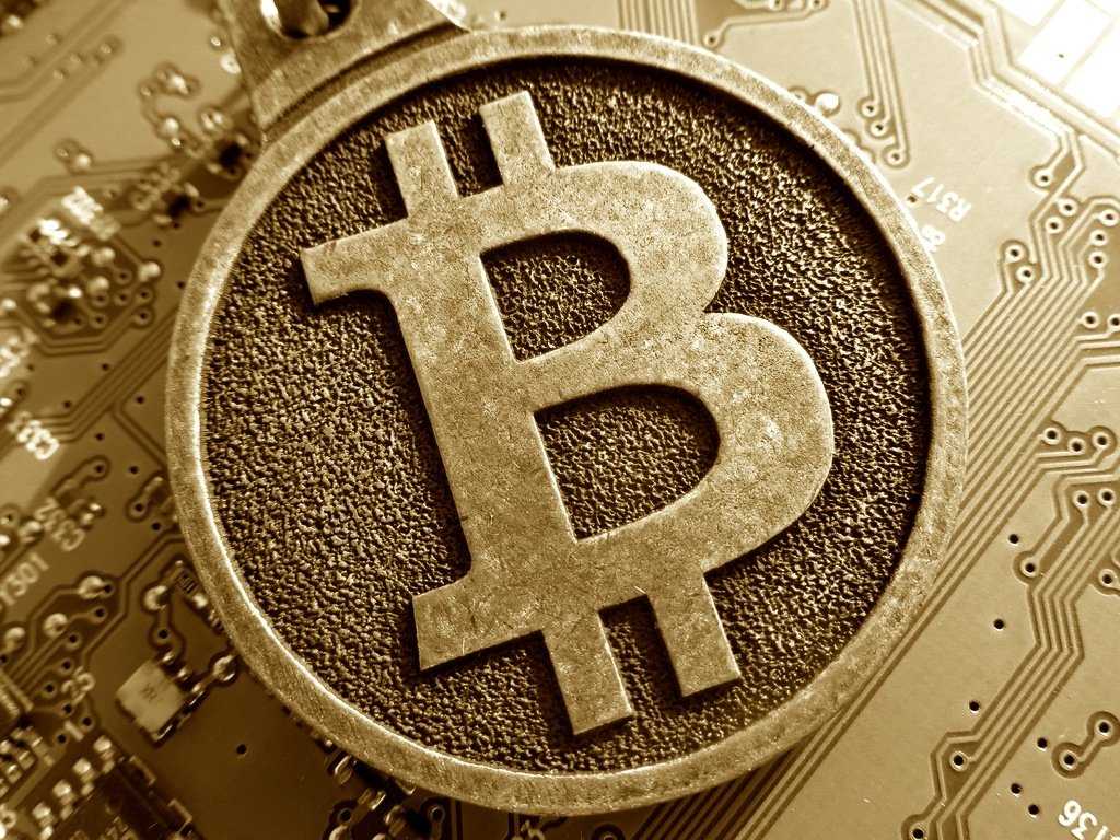 Биткоин потерял 20% после исторического максимума. Как заработать на криптовалюте? Биткоин потерял 20% после исторического максимума. Как заработать на криптовалюте?