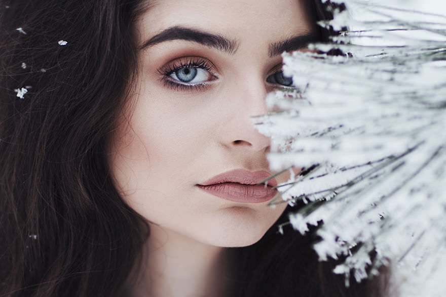 Photographer-inspired-by-a-blue-eyes-models-58974c88ebdde__880