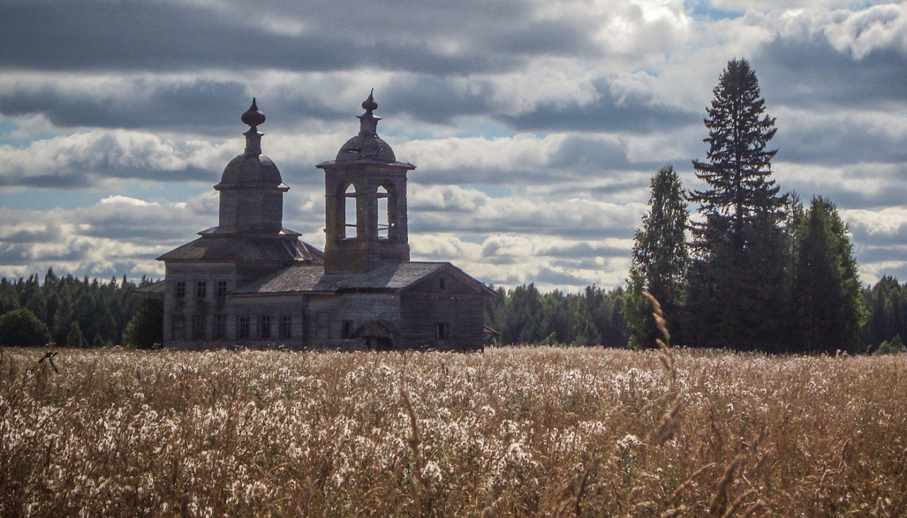 <p>Фото: © <a href="e;http://obsheedelo.ru/index.php/khramy-i-chasovni/katalog/regionalnye/item/796-khram-svyatitelya-nikolaya-chudotvortsa-v-d-yumizh"e; target="e;_blank"e;>obsheedelo.ru</a></p>