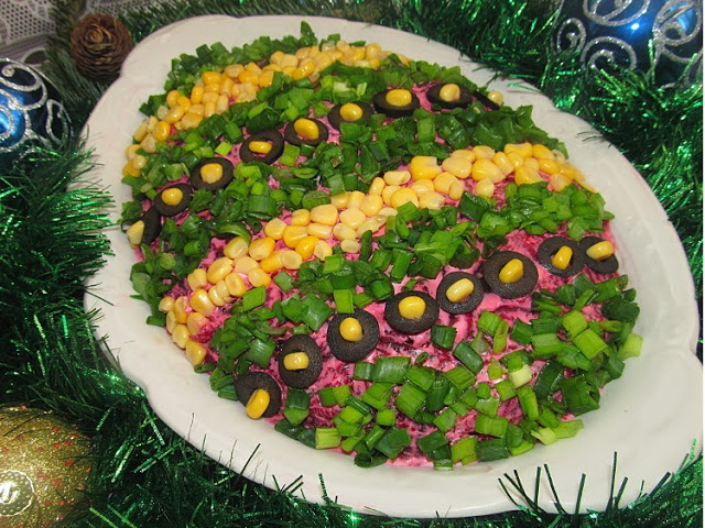 Рецепты салатов на Новогодний стол. На любой вкус!