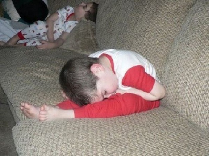 kids-sleeping-positions-9