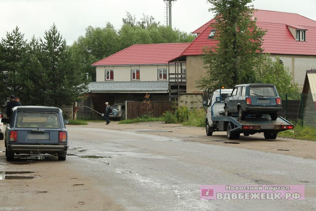 В Тверской области эвакуировали набитый арбузами «ВАЗ»