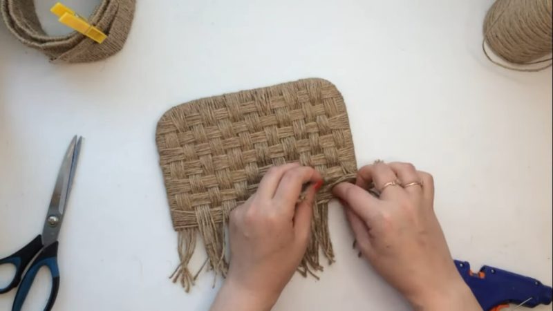 Необычный, очаровательный и очень красивый чемоданчик из джута Необычный, очаровательный и очень красивый чемоданчик из джута