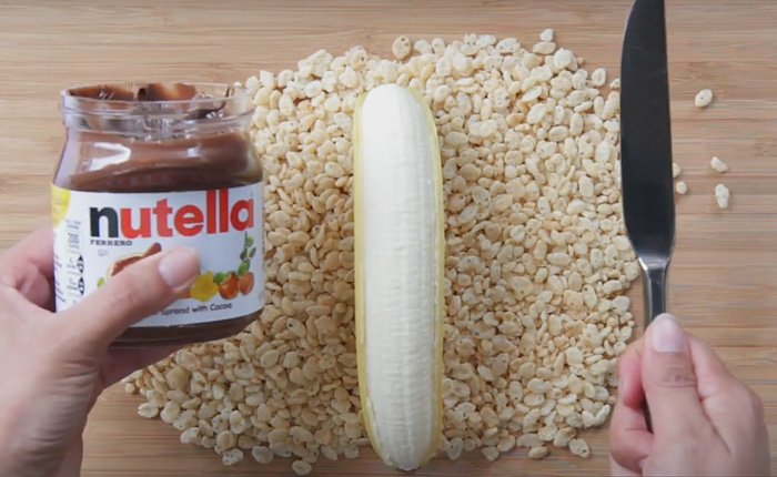 Вкуснейший десерт: роллы из банана и нутеллы. Вкуснейший десерт: роллы из банана и нутеллы.