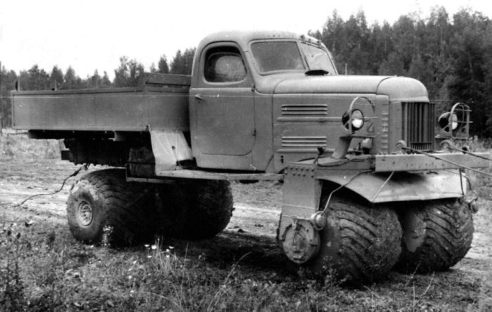 Внедорожник-грузовик ЗИЛ-132С на пневмоколесах, 1964 г.в. Внедорожник-грузовик ЗИЛ-132С на пневмоколесах, 1964 г.в.
