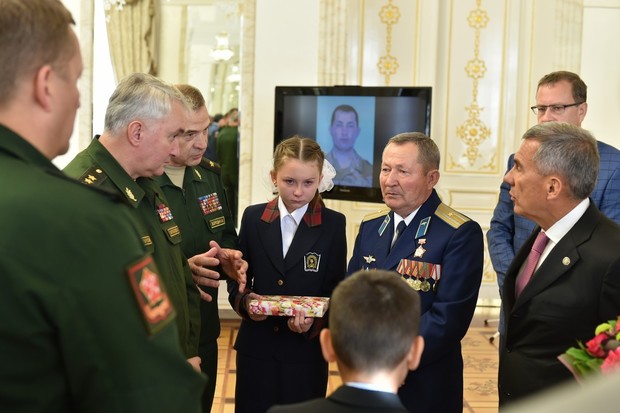 Подвиг казанского капитана в Сирии: «Марат Ахметшин остался один против 200 игиловцев и дал бой. Подвиг казанского капитана в Сирии: «Марат Ахметшин остался один против 200 игиловцев и дал бой.