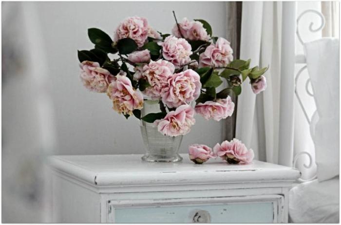 floral-decorations-bright-light-white (700x462, 36Kb)