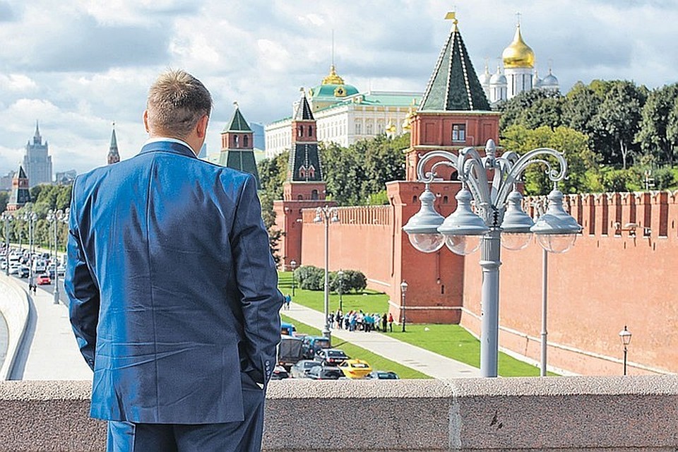 Не о вечной власти мечтает наше начальство, а о шезлонге