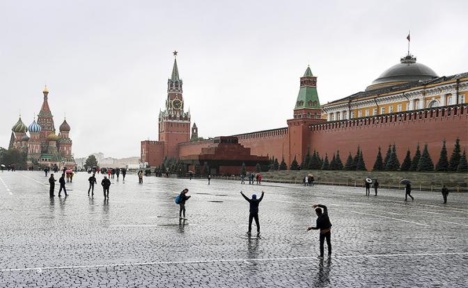 Власть боится цветной революции, но не боится называть народ "шелупонью"