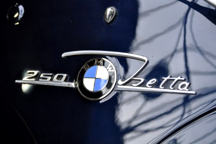 Логотип машины, спасшей от краха знаменитый автобренд. /Фото: flickr.com Логотип машины, спасшей от краха знаменитый автобренд. /Фото: flickr.com