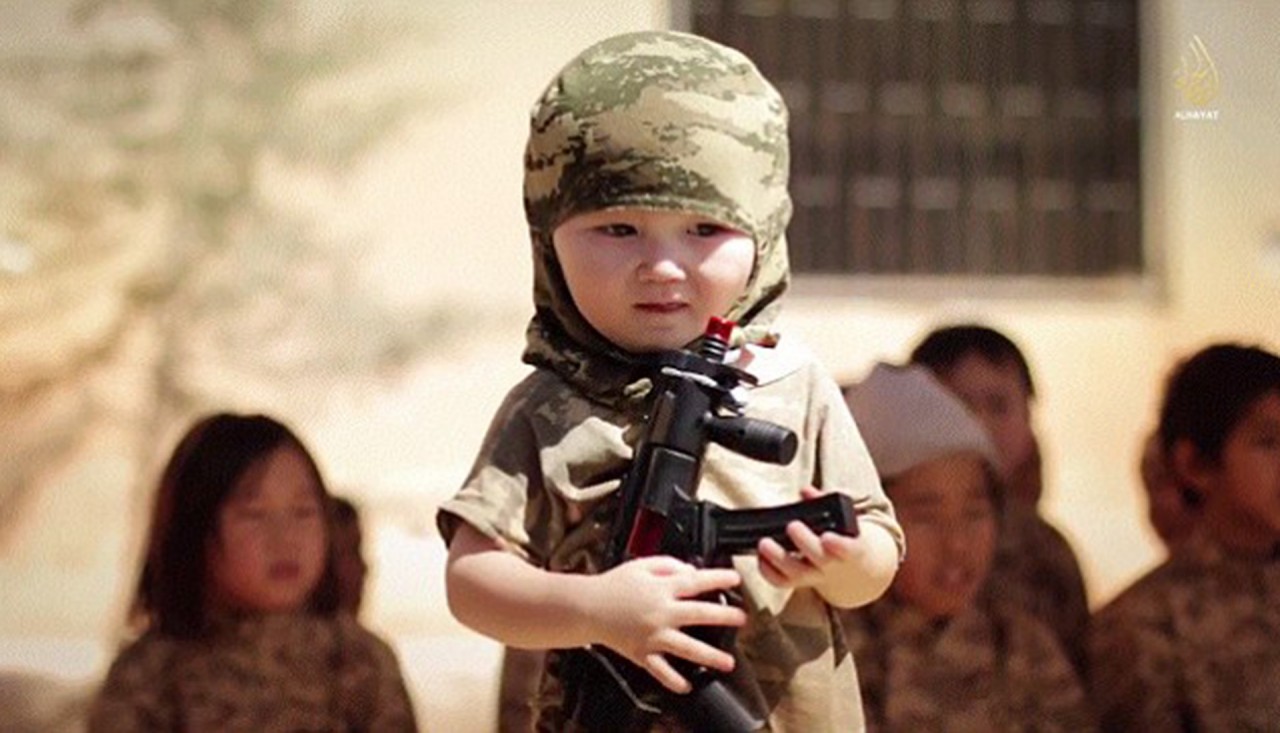 «Смертельное оружие» ИГ: почему радикалы используют детей?