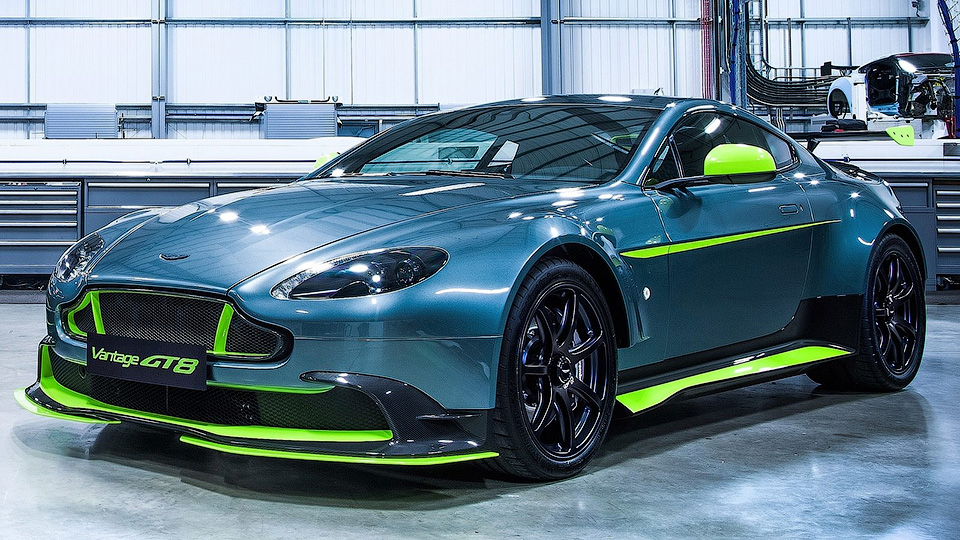 Трековый Aston Martin проехал Нюрбургринг медленнее VW Golf GTI