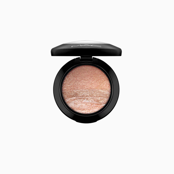 Минеральные тени для век MAC Mineralize Eye Shadow Duo  6 бьюти средств, которые можно и нужно использовать не по назначению