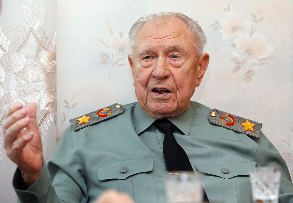 «Отец народов»: Маршал Язов о чудовищной лжи и правде о Сталине