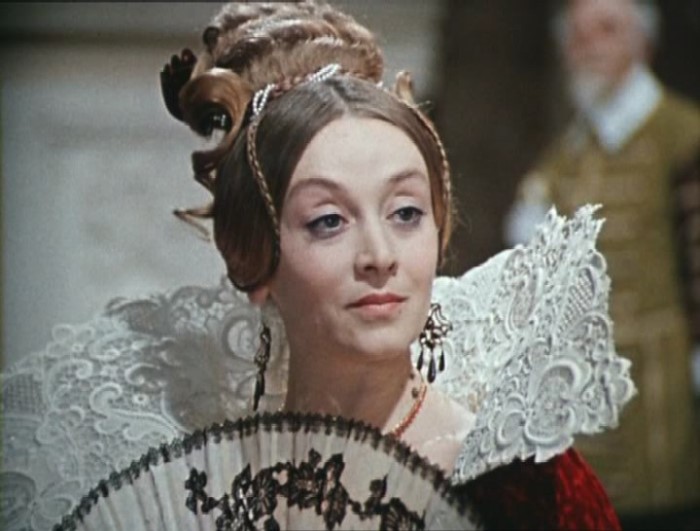 Маргарита Терехова в фильме *Собака на сене*, 1977 | Фото: kino-teatr.ru Маргарита Терехова в фильме *Собака на сене*, 1977 | Фото: kino-teatr.ru
