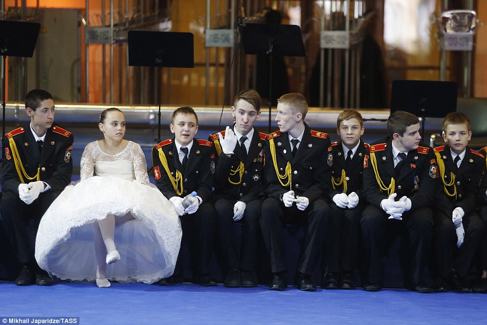 Выправка и изящество — фото с Кремлевского кадетского бала