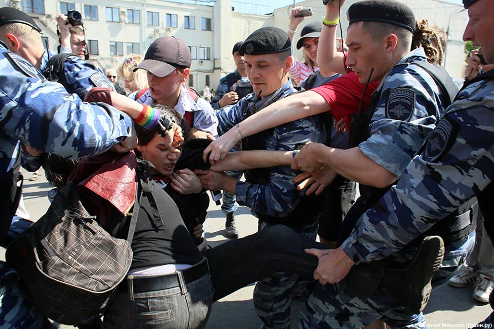 Мы поняли, уезжать надо сейчас, тянуть нельзя. Содомиты вереницей потянулись из России Мы поняли, уезжать надо сейчас, тянуть нельзя. Содомиты вереницей потянулись из России
