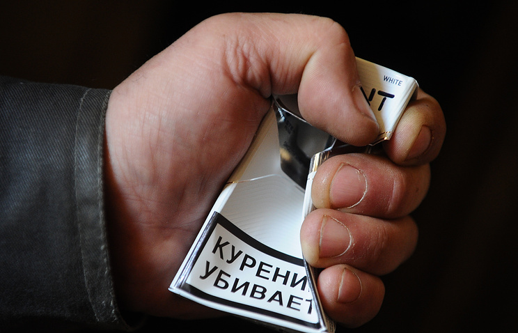 СМИ: Минздрав предлагает запретить продажу табака родившимся после 2014 года СМИ: Минздрав предлагает запретить продажу табака родившимся после 2014 года