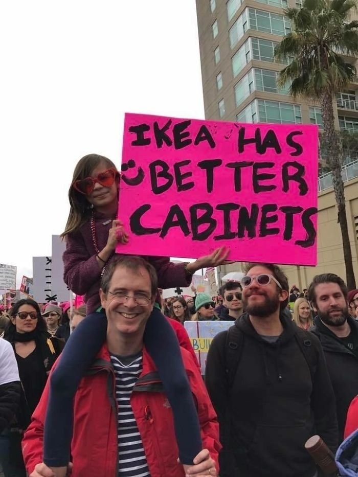 "Любой кабинет из IKEA лучше нашего кабинета министров!" "Любой кабинет из IKEA лучше нашего кабинета министров!" ynews, вашингтон, женский марш, наглядная агитация, новости, нью-йорк, оригинально, сша
