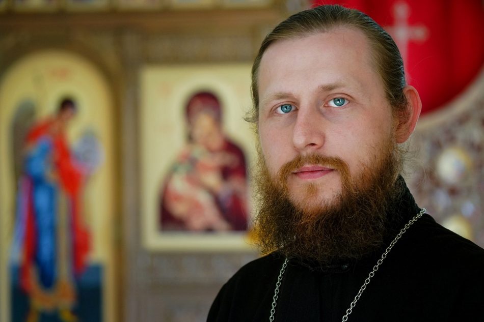 Говорит и показывает батюшка: обзор каналов блогеров-священников
