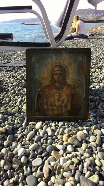 В Сочи стая дельфинов вернула людям икону Богородицы «Знамение» … В Сочи стая дельфинов вернула людям икону Богородицы «Знамение» …
