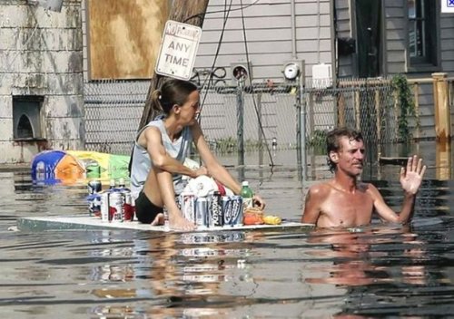 Жизнерадостные люди, которым плевать на непогоду (30 фото) Жизнерадостные люди, которым плевать на непогоду (30 фото)