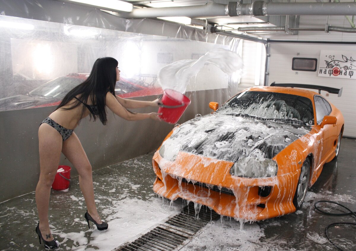 София решила помыть машину