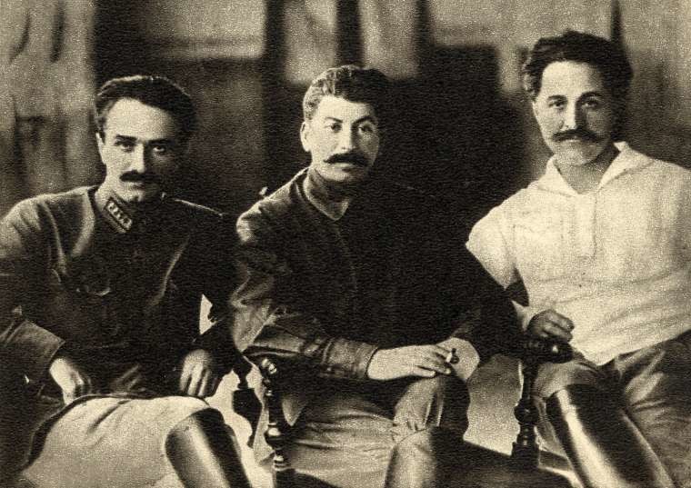  Анастас Микоян, Иосиф Сталин и Григорий Орджоникидзе, 1924 год интересно, люди, фото