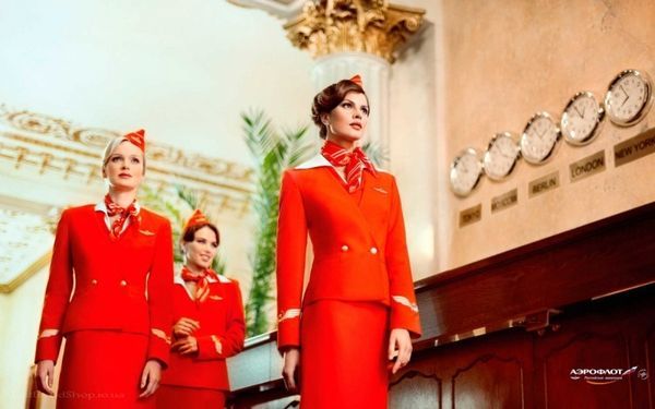 Стюардесса рассказала о заоблачной зарплате, суевериях и подготовке в Аэрофлоте