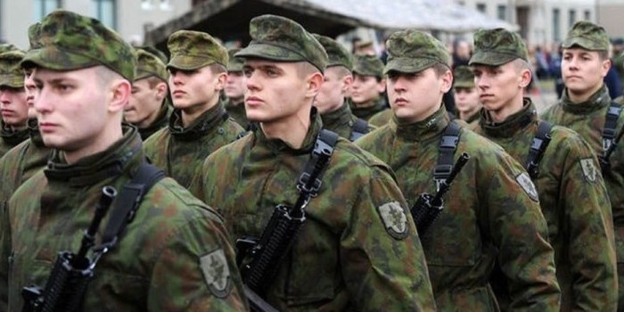 Литовские военные на учениях против агрессии РФ обстреляли немцев из минометов