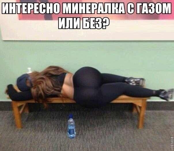 Обнаженные мамки повернулись задом 552493 Обнаженные мамки повернулись задом 552492