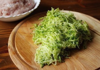 КАБАЧКОВО-КУРИНЫЕ КОТЛЕТЫ КАБАЧКОВО-КУРИНЫЕ КОТЛЕТЫ