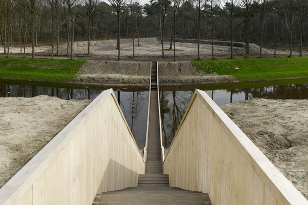 Invisible Pedestrian Bridge. , 