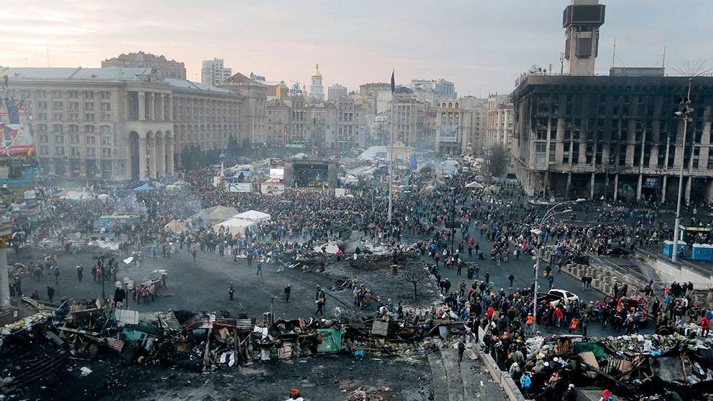 На пороге гражданской войны: усталость украинцев спасает от обострения На пороге гражданской войны: усталость украинцев спасает от обострения