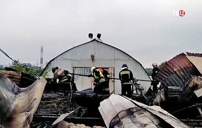 Полиция устанавливает личности погибших при пожаре под Петербургом