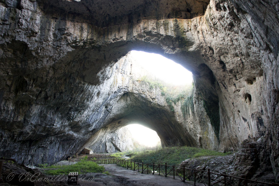 Болгария. Пещера Деветашка