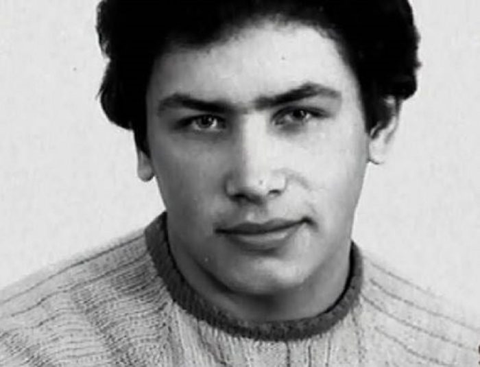 Они начали карьеру у станка на заводе, а стали настоящими звеёдами шоу-бизнеса