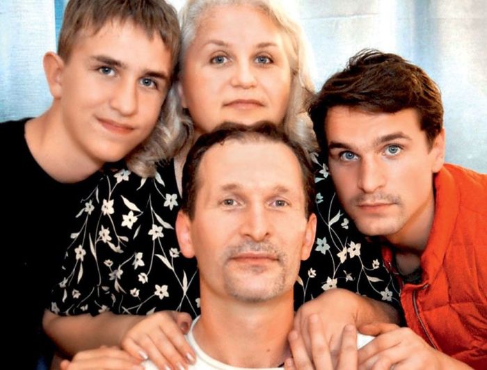 Фёдор и Ирина Добронравовы с сыновьями. / Фото: www.7days.ru Фёдор и Ирина Добронравовы с сыновьями. / Фото: www.7days.ru