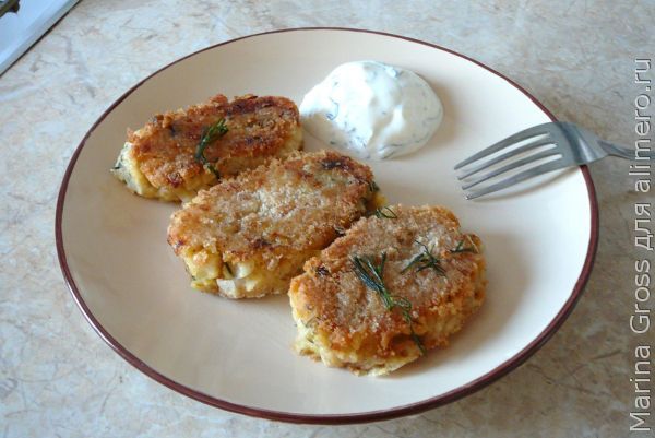 Гороховые котлеты со сметанным соусом Гороховые котлеты со сметанным соусом