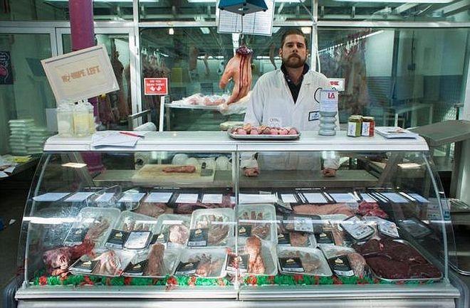 Китайская тушенка из человечины, которая продается в супермаркетах Африки. Они там вообще обалдели?! Китайская тушенка из человечины, которая продается в супермаркетах Африки. Они там вообще обалдели?!