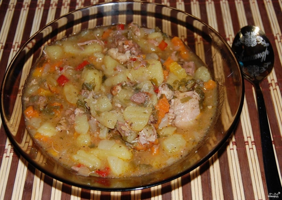 Картофель с тушенкой в кастрюле рецепт с пошагово Картофель с тушенкой в кастрюле рецепт с пошагово